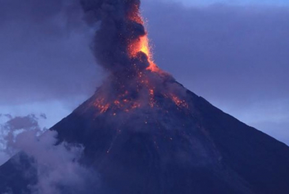 Muntele Mayon din Filipine a erupt: peste 65.000 de persoane, evacuate - VIDEO Muntele Mayon din Filipine a erupt: peste 65.000 de persoane, evacuate - VIDEO
