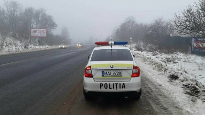 Soferii care pornesc la drum trebuie sa stie asta. Ceata densa si ghetus pe mai multe trasee din tara - GALERIE FOTO Soferii care pornesc la drum trebuie sa stie asta. Ceata densa si ghetus pe mai multe trasee din tara - GALERIE FOTO