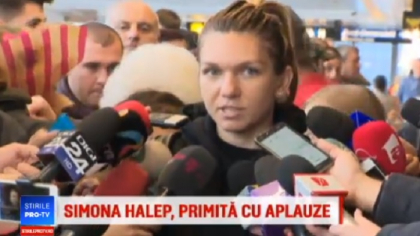 Simona Halep a ajuns acasa: "Trei intrebari si plec" - VIDEO Simona Halep a ajuns acasa: "Trei intrebari si plec" - VIDEO
