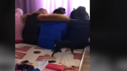 Le-a promis unor tinere un lucru bine platit in Antalya, insa, ajunse acolo, le-ar fi pus sa presteze servicii sexuale. Liderul gruparii, o tanara din Drochia, retinuta. Ce au gasit politistii in apartamentul ei inchiriat in capitala - VIDEO