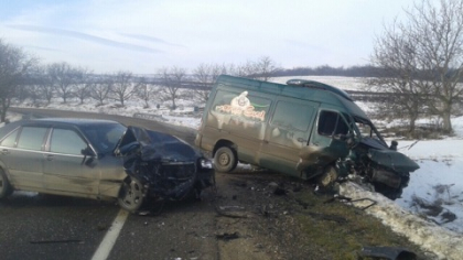 Accident grav langa Orhei. Doua masini, facute zob. Nimeni nu a avut de suferit - GALERIE FOTO Accident grav langa Orhei. Doua masini, facute zob. Nimeni nu a avut de suferit - GALERIE FOTO