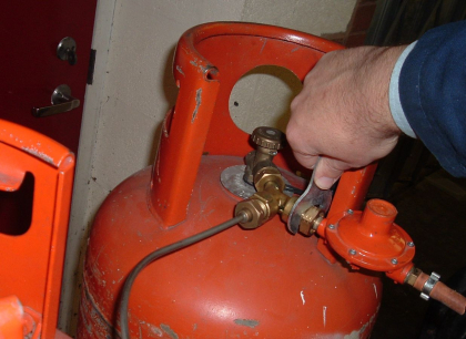 Un barbat a decedat, iar altul a ajuns in stare grava la spital, dupa ce s-au intoxicat cu monoxid de carbon - FOTO Un barbat a decedat, iar altul a ajuns in stare grava la spital, dupa ce s-au intoxicat cu monoxid de carbon - FOTO
