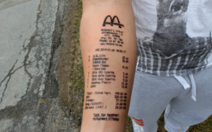 Lipsa de inspiratie sau dovada de devotament? Ce si-a tatuat pe brat un adolescent din Norvegia