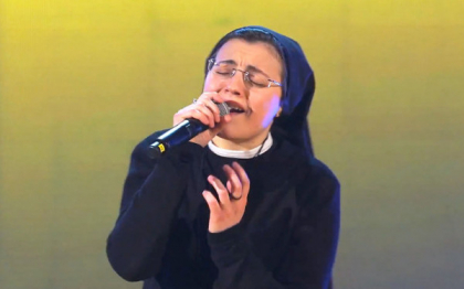 Calugarita de la "The Voice" Italia a batut recordul Gangnam Style. Clipul a strans 30 de milioane de vizualizari in doar 7 zile Calugarita de la "The Voice" Italia a batut recordul Gangnam Style. Clipul a strans 30 de milioane de vizualizari in doar 7 zile