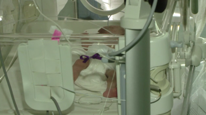 O fata din Romania a devenit mama la 13 ani. Medicii sunt ingrijorati: "Nu e singura" O fata din Romania a devenit mama la 13 ani. Medicii sunt ingrijorati: "Nu e singura"