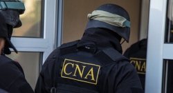 Doi politisti din cadrul Inspectoratului de Politie Sangerei au fost retinuti pentru trafic de influenta. Pentru ce ar fi cerut 5 mii de euro Doi politisti din cadrul Inspectoratului de Politie Sangerei au fost retinuti pentru trafic de influenta. Pentru ce ar fi cerut 5 mii de euro