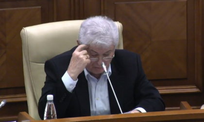 Voronin, despre aderarea Alionei Babiuc la PD: "Ati majorat componenta fractiunii cu inca o prostituata politica". Lupu: "Daca cineva merge des in casele de toleranta, va rog sa nu vorbiti despre asta in Parlament" Voronin, despre aderarea Alionei Babiuc la PD: "Ati majorat componenta fractiunii cu inca o prostituata politica". Lupu: "Daca cineva merge des in casele de toleranta, va rog sa nu vorbiti despre asta in Parlament"