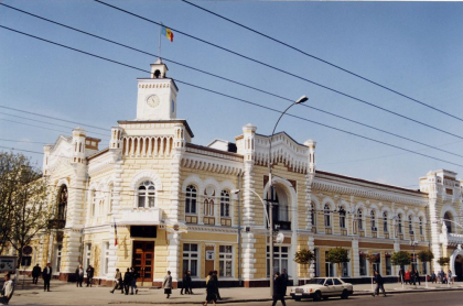 Perchezitii la Primaria Chisinau. Silvia Radu: "Avem "oaspeti". Vinovatii trebuie sa plateasca". Ce spun cei de la CNA Perchezitii la Primaria Chisinau. Silvia Radu: "Avem "oaspeti". Vinovatii trebuie sa plateasca". Ce spun cei de la CNA