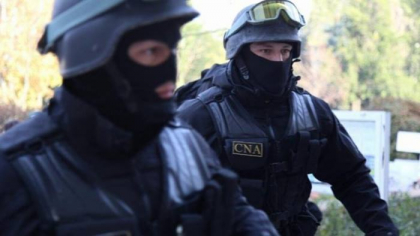 Perchezitiile CNA continua la Primarie. Cinci persoane, retinute intr-un dosar pentru trafic de influenta Perchezitiile CNA continua la Primarie. Cinci persoane, retinute intr-un dosar pentru trafic de influenta