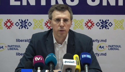 Chirtoaca, dupa ce si-a dat demisia din functia de primar general: "Alegerile anticipate ar trebui sa fie pe 20 mai. Daca candideaza Plahotniuc si Dodon, cu mare placere candidez si eu in rand cu ei" Chirtoaca, dupa ce si-a dat demisia din functia de primar general: "Alegerile anticipate ar trebui sa fie pe 20 mai. Daca candideaza Plahotniuc si Dodon, cu mare placere candidez si eu in rand cu ei"