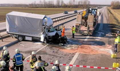 Accident grav provocat in Germania de un sofer de TIR roman care se uita la filme, pe mobil - GALERIE FOTO