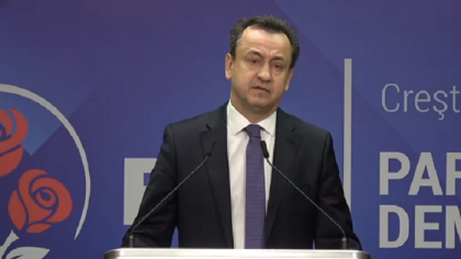 Permisile de conducere obtinute in mod fraudulos sa fie anulate. PD: "Tinerii se lauda ca nu au trecut prin scolile de soferii si au obtinut un permis de conducere" Permisile de conducere obtinute in mod fraudulos sa fie anulate. PD: "Tinerii se lauda ca nu au trecut prin scolile de soferii si au obtinut un permis de conducere"