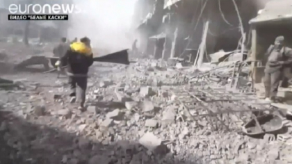 Aproape o suta de oameni, printre care 18 copii, au fost ucisi intr-un bombardament al armatei siriene, langa Damasc
