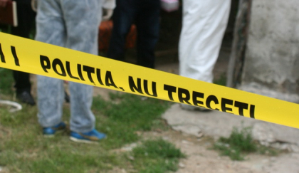 O eleva de 10 ani, transportata la spital dupa ce ar fi sarit de la etajul doi al unui liceu din capitala: ar fi incercat sa plece fara voie de la ore. Cum s-a intamplat totul