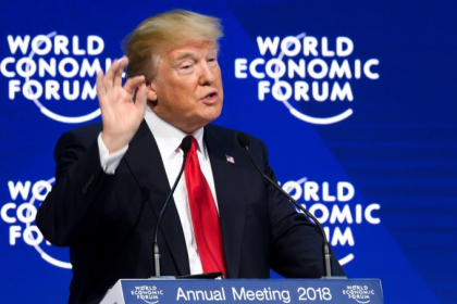 Trump sprijina ridicarea pragului de varsta pentru cumpararea unor arme Trump sprijina ridicarea pragului de varsta pentru cumpararea unor arme