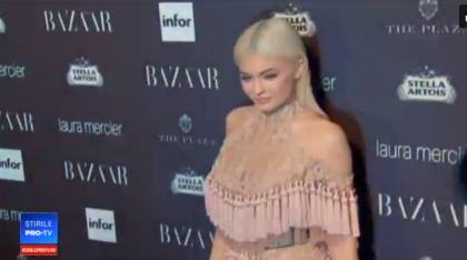 Mesajul postat de Kylie Jenner pe Twitter a costat Snapchat 1,7 miliarde de dolari Mesajul postat de Kylie Jenner pe Twitter a costat Snapchat 1,7 miliarde de dolari