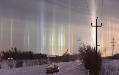Fenomen rar pe cerul din Sankt Petersburg. Cum apar "stalpii de lumina" - FOTO