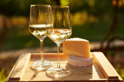 5 stiluri de vin alb cu care sa gatesti