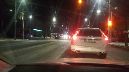 Grav accident in centrul capitalei. Doua masini, facute zob - GALERIE FOTO Grav accident in centrul capitalei. Doua masini, facute zob - GALERIE FOTO