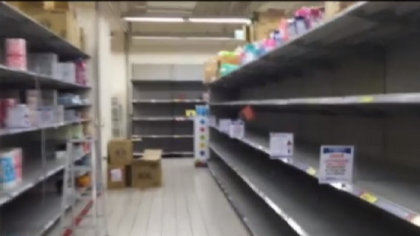 Tara unde oamenii au golit rafturile magazinelor de hartie igienica Tara unde oamenii au golit rafturile magazinelor de hartie igienica