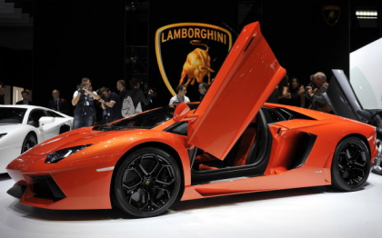 Un Lamborghini Aventador de 360.000 de euro, facut praf in Londra, dupa ce a fost implicat intr-un accident in lant Un Lamborghini Aventador de 360.000 de euro, facut praf in Londra, dupa ce a fost implicat intr-un accident in lant