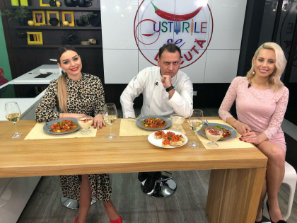 Kornelia Stefanet, invitata la emisiunea "Gusturile se disccuta". Vezi cat de bine s-a descurcat la capitolul culinarie - VIDEO Kornelia Stefanet, invitata la emisiunea "Gusturile se disccuta". Vezi cat de bine s-a descurcat la capitolul culinarie - VIDEO