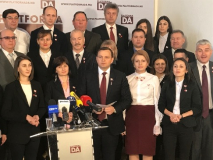URMARESTE LIVE. Conferinta de presa organizata de Platforma DA, in cadrul careia va fi anuntat candidatul la alegerile pentru functia de primar al municipiului Chisinau URMARESTE LIVE. Conferinta de presa organizata de Platforma DA, in cadrul careia va fi anuntat candidatul la alegerile pentru functia de primar al municipiului Chisinau