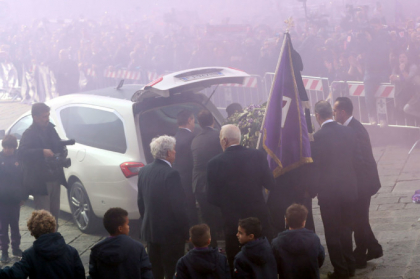 Mii de oameni, la funeraliile fostului fotbalist Davide Astori - FOTO Mii de oameni, la funeraliile fostului fotbalist Davide Astori - FOTO