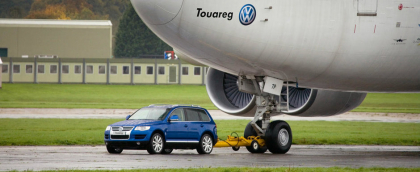 In 2006 a tras un avion dupa el. Volkswagen ne spune povestea modelului Touareg inaintea lansarii noii generatii - VIDEO