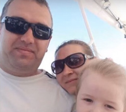 O fetita de patru ani din Rusia, a fost inecata, dupa ce parintii ei au fost impuscati mortal