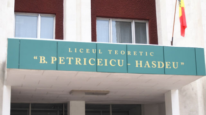 O alerta falsa cu bomba a pus pe jar autoritatile din Drochia. Un tanar a sunat la politie si a anuntat ca un liceu de acolo este minat. Ce spun oamenii legii