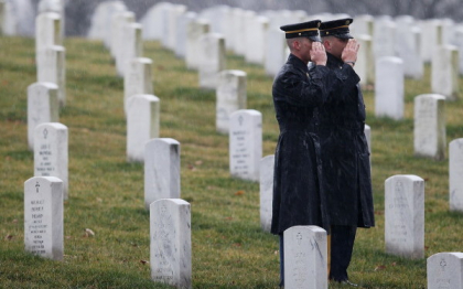 Un soldat cu "probleme mentale" a deschis focul intr-o baza militara din Texas. Trei oameni au murit, iar 16 sunt raniti Un soldat cu "probleme mentale" a deschis focul intr-o baza militara din Texas. Trei oameni au murit, iar 16 sunt raniti