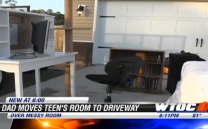 Pedeapsa pe care o adolescenta din America a primit-o din cauza ca nu si-a facut curat in camera. VIDEO Pedeapsa pe care o adolescenta din America a primit-o din cauza ca nu si-a facut curat in camera. VIDEO