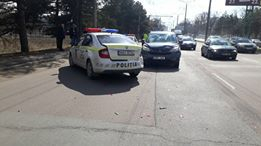 O masina de politie, implicata intr-un accident pe strada Calea Orheiului din capitala: s-a lovit violent cu un alt automobil - GALERIE FOTO O masina de politie, implicata intr-un accident pe strada Calea Orheiului din capitala: s-a lovit violent cu un alt automobil - GALERIE FOTO