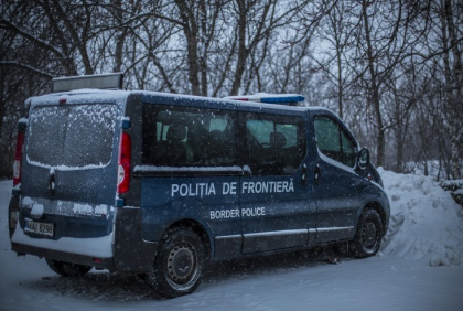 Punctele de trecere Cosauti si Troitcoe si-au oprit temporar activitatea: a crescut nivelul de apa in Nistru si sunt drumuri blocate din cauza zaperii