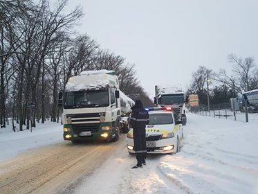 221 de accidente au avut loc ieri in intreaga tara. Consecintele ninsorii. Ce spun oamenii legii - GALERIE FOTO 221 de accidente au avut loc ieri in intreaga tara. Consecintele ninsorii. Ce spun oamenii legii - GALERIE FOTO