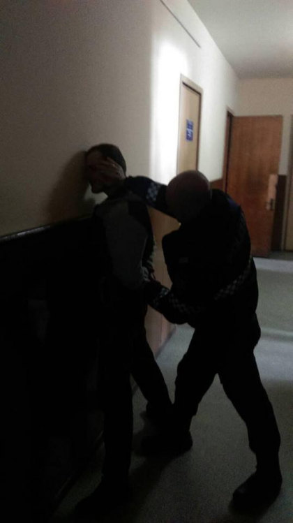 Au furat o geanta si au fugit de la fata locului. La scurt timp, au fost retinuti de politie si risca 7 ani de inchisoare - FOTO Au furat o geanta si au fugit de la fata locului. La scurt timp, au fost retinuti de politie si risca 7 ani de inchisoare - FOTO