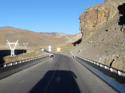 Un moldovean si fiica sa s-au stins intr-un accident, in Rusia. Imediat, doi fii ai acestuia s-au pornit spre locul tragediei, insa, pe o sosea din Azerbaidjan, au intrat cu masina intr-un pilon si au murit pe loc. Ce spune MAE Un moldovean si fiica sa s-au stins intr-un accident, in Rusia. Imediat, doi fii ai acestuia s-au pornit spre locul tragediei, insa, pe o sosea din Azerbaidjan, au intrat cu masina intr-un pilon si au murit pe loc. Ce spune MAE