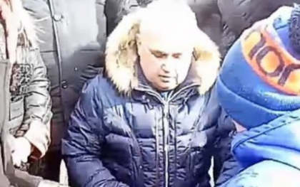 Viceguvernatorul regiunii si-a cerut iertare in genunchi dupa tragedia de la mall-ul din Kemerovo, unde cel putin 64 de oameni au murit - VIDEO