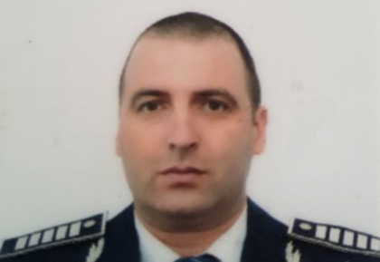 Un politist a gasit in mall 4.000 €. Cum a incercat un barbat sa il pacaleasca Un politist a gasit in mall 4.000 €. Cum a incercat un barbat sa il pacaleasca