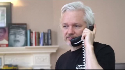 Julian Assange, lasat fara internet de Ecuador. Fondatorul WikiLeaks a incalcat un acord semnat in 2017 Julian Assange, lasat fara internet de Ecuador. Fondatorul WikiLeaks a incalcat un acord semnat in 2017