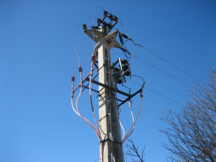 32 de localitati din centrul si sudul tarii au ramas fara energie electrica din cauza vantului puternic. Lista 32 de localitati din centrul si sudul tarii au ramas fara energie electrica din cauza vantului puternic. Lista