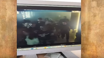 Momentul in care zeci de oameni alearga prin mall-ul din Kemerovo, pentru a se salva de flacari. Imagini noi, publicate de un barbat care si-a pierdut familia in timpul incendiului - VIDEO Momentul in care zeci de oameni alearga prin mall-ul din Kemerovo, pentru a se salva de flacari. Imagini noi, publicate de un barbat care si-a pierdut familia in timpul incendiului - VIDEO