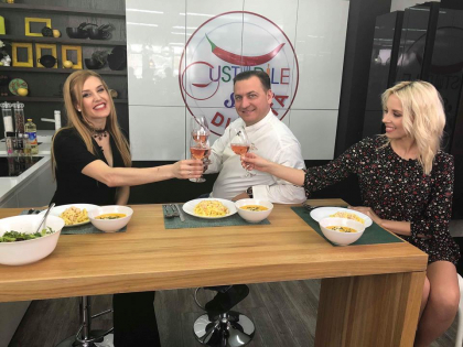 Supa crema de dovleac si paste cu creveti in sos de frisca! Tatiana Heghea a pregatit doua retete delicioase - FOTO Supa crema de dovleac si paste cu creveti in sos de frisca! Tatiana Heghea a pregatit doua retete delicioase - FOTO