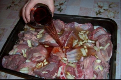 Cum faci cea mai buna marinada pentru friptura de Paste. Secretul detinut de marii bucatari