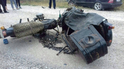 O motocicleta condusa de un barbat de 37 de ani a intrat in plin intr-un tractor care stationa pe marginea unei sosele dintr-o localitate din Ceadar-Lunga: soferul s-a stins la spital