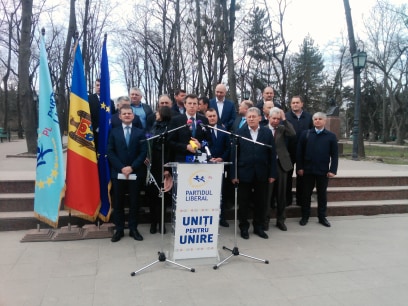 URMARESTE LIVE. Primarul demisionar Dorin Chirtoaca prezinta raportul pentru 10 ani de activitate URMARESTE LIVE. Primarul demisionar Dorin Chirtoaca prezinta raportul pentru 10 ani de activitate
