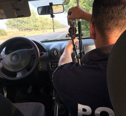Mai multi agenti de patrulare, cu masini-capcana, vor actiona pe sosele nationale, de Pasti: doar ieri peste 3 mii de soferi vitezomani au fost amendati