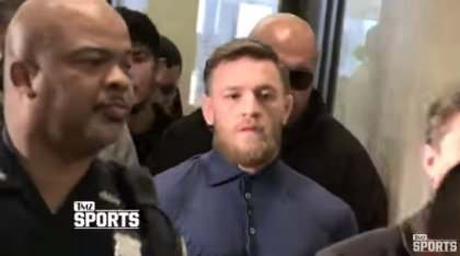 Primele imagini cu McGregor dupa eliberare! Unde s-a oprit irlandezul la scurt timp dupa ce a fost prezentat in fata judecatorilor - VIDEO Primele imagini cu McGregor dupa eliberare! Unde s-a oprit irlandezul la scurt timp dupa ce a fost prezentat in fata judecatorilor - VIDEO