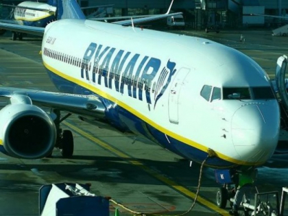 Zeci de romani, blocati pe un aeroport din Roma. Ei se vor intoarce acasa miercuri sau vineri Zeci de romani, blocati pe un aeroport din Roma. Ei se vor intoarce acasa miercuri sau vineri